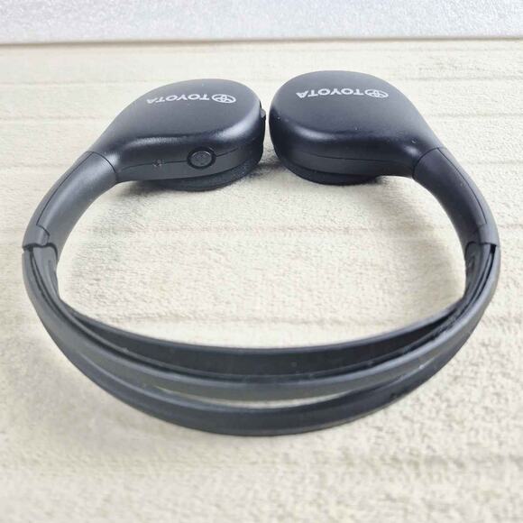 Toyota Wireless Headphones Rear Seat Entertainment DVD - Picture 3 of 5